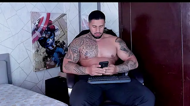 Snapshot of Cristian_Walker chatting on May 26, 12:23 pm Cristian Walker online show from May 26, 12:23 pm