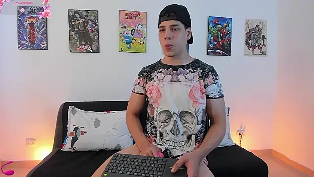 jonathanjoestar  online show from February 7, 9:18 pm