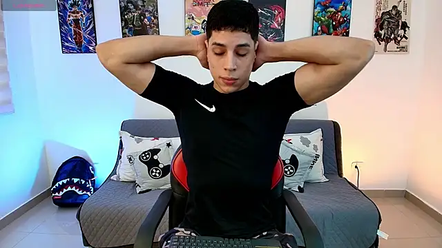 jonathanjoestar  online show from April 16, 9:39 pm