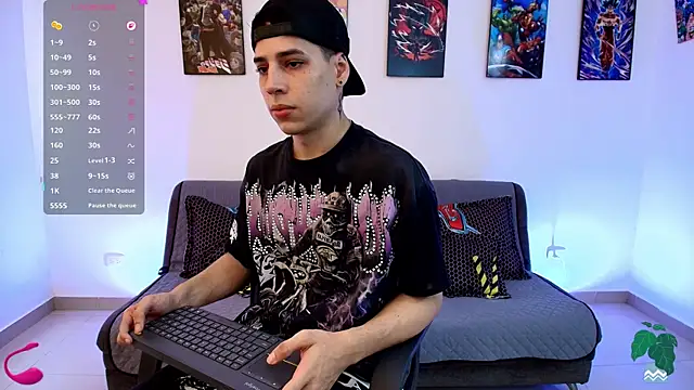 Snapshot of jonathanjoestar_ chatting on June 29, 8:20 pm jonathanjoestar online show from June 29, 8:20 pm