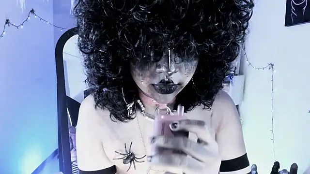 Snapshot of kuromi69 chatting on February 11, 6:29 am kuromi69 online show from February 11, 6:29 am