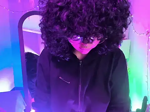 Snapshot of kuromi69 chatting on February 13, 5:25 am kuromi69 online show from February 13, 5:25 am