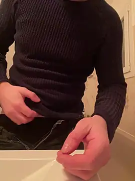 Snapshot of dimitriei chatting on January 23, 11:47 pm dimitriei online show from January 23, 11:47 pm