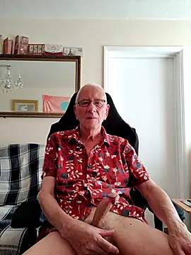 Snapshot of cutaboverest chatting on October 1, 3:07 pm cutaboverest online show from October 1, 3:07 pm