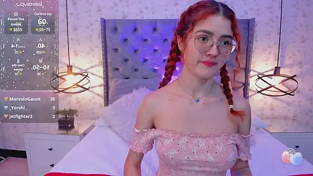 Snapshot of MiaWinx chatting on January 28, 4:29 am MiaWinx online show from January 28, 4:29 am