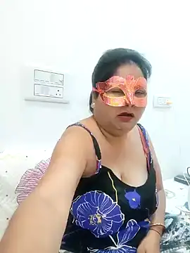Snapshot of BBW_HOT_COUPLE chatting on January 1, 3:45 am BBW HOT COUPLE online show from January 1, 3:45 am