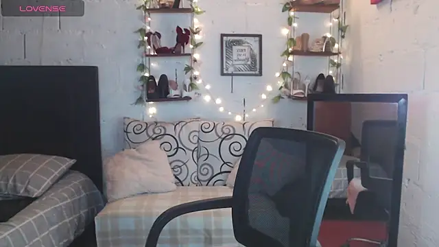 Snapshot of missrosario_stepmoan chatting on April 24, 12:40 pm missrosario stepmoan online show from April 24, 12:40 pm