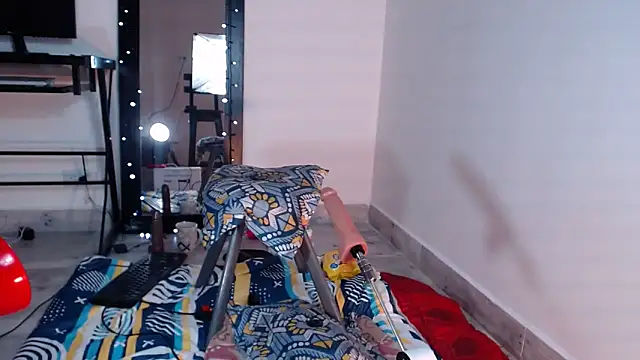 Snapshot of Amelie_hills02 chatting on January 10, 12:26 pm Amelie hills02 online show from January 10, 12:26 pm