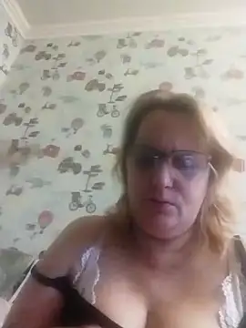 Snapshot of Forest-Lady chatting on October 25, 11:40 am Forest-Lady online show from October 25, 11:40 am