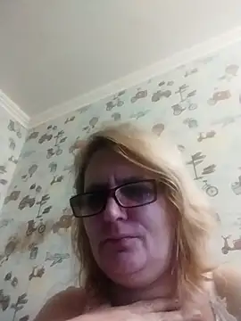 Snapshot of Forest-Lady chatting on October 26, 9:26 am Forest-Lady online show from October 26, 9:26 am