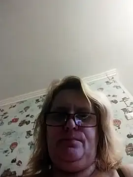 Snapshot of Forest-Lady chatting on November 1, 9:33 am Forest-Lady online show from November 1, 9:33 am