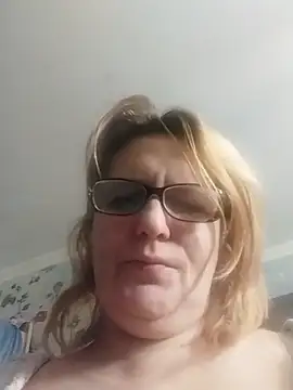 Snapshot of Forest-Lady chatting on February 18, 6:09 am Forest-Lady online show from February 18, 6:09 am