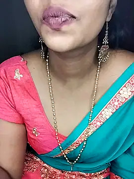 Snapshot of hotlovelygirl chatting on September 23, 5:38 pm hotlovelygirl online show from September 23, 5:38 pm