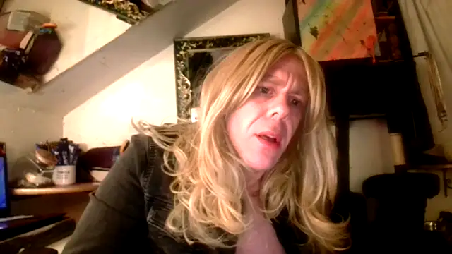 Snapshot of ditchwater chatting on March 18, 9:34 am ditchwater online show from March 18, 9:34 am