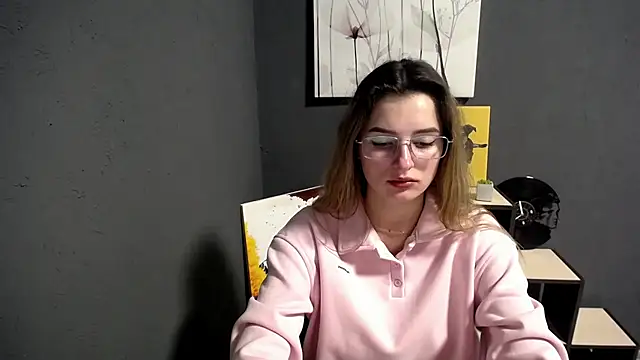 lady olivia  online show from November 20, 2:50 pm