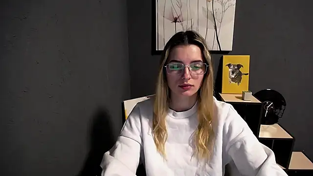 lady olivia  online show from March 21, 1:58 pm