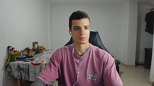 Snapshot of Balo_lovers chatting on January 10, 1:52 pm Balo lovers online show from January 10, 1:52 pm