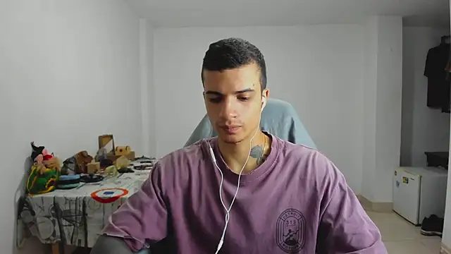 Snapshot of Balo_lovers chatting on February 1, 2:02 pm Balo lovers online show from February 1, 2:02 pm