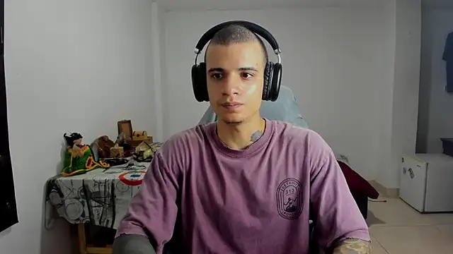 Snapshot of Balo_lovers chatting on March 10, 1:54 pm Balo lovers online show from March 10, 1:54 pm