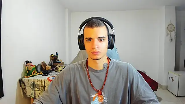 Snapshot of Balo_lovers chatting on March 18, 2:15 pm Balo lovers online show from March 18, 2:15 pm