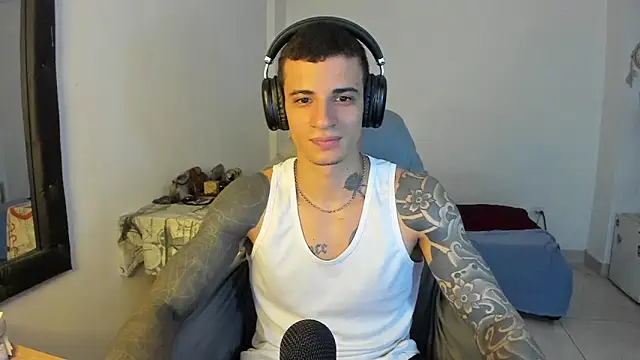 Snapshot of Balo_lovers chatting on October 11, 1:53 pm Balo lovers online show from October 11, 1:53 pm