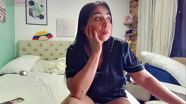 Snapshot of yanella_fire chatting on July 18, 5:00 am yanella fire online show from July 18, 5:00 am