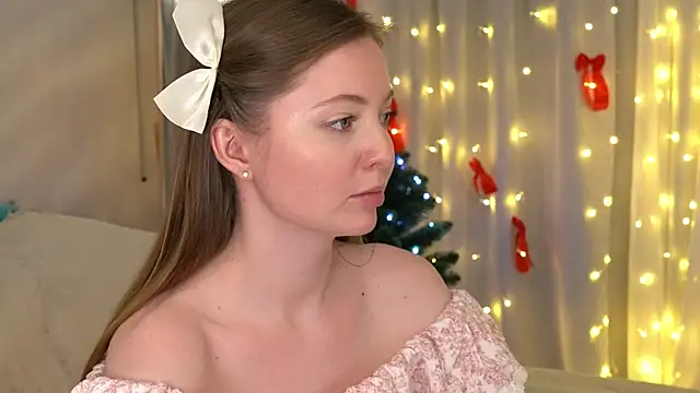  elisa omm  online show from December 21, 10:55 am