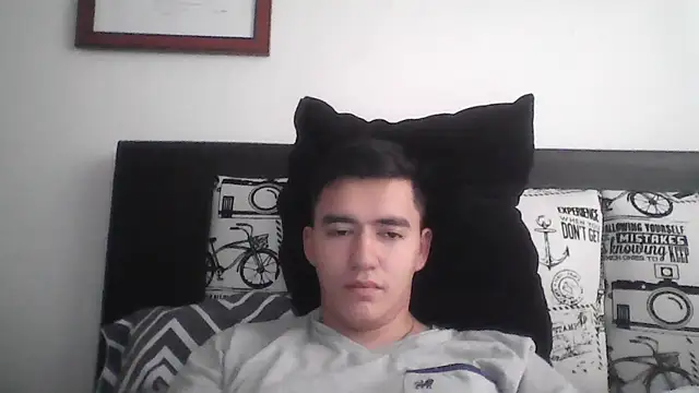 Snapshot of Estebitan_vm chatting on April 19, 6:21 pm Estebitan vm online show from April 19, 6:21 pm