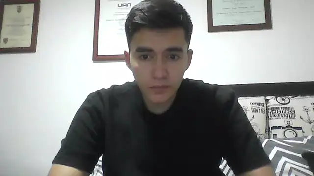 Snapshot of Estebitan_vm chatting on April 22, 1:41 am Estebitan vm online show from April 22, 1:41 am