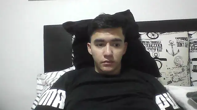 Snapshot of Estebitan_vm chatting on April 29, 12:05 am Estebitan vm online show from April 29, 12:05 am