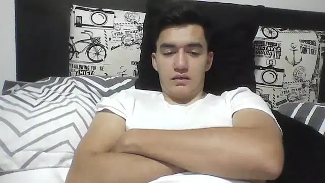 Snapshot of Estebitan_vm chatting on May 10, 4:17 am Estebitan vm online show from May 10, 4:17 am