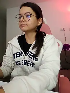 azumiichan online show from December 17, 12:05 am