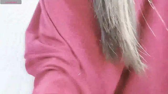 tanhxiu online show from December 18, 8:03 pm