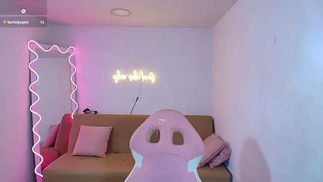 Chiara tay online show from March 7, 10:35 am