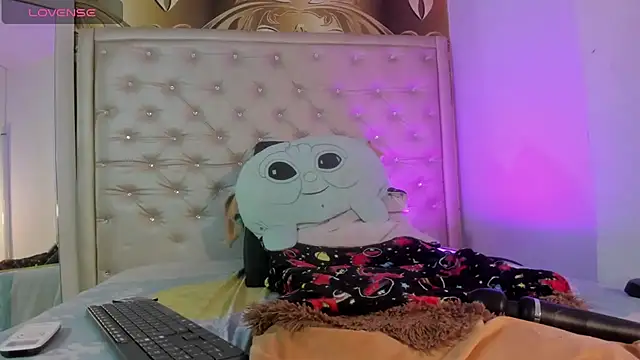 Snapshot of KataAswad chatting on January 7, 8:13 am KataAswad online show from January 7, 8:13 am