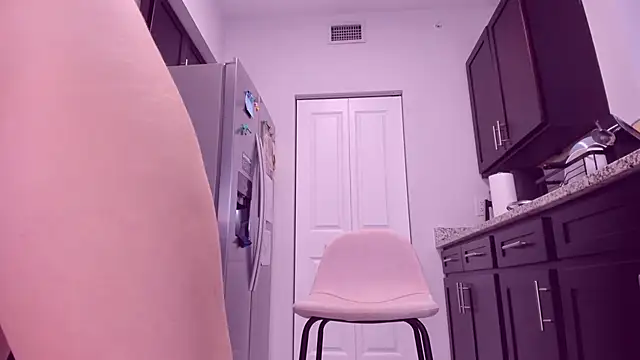 AngieDaniels1 online show from November 20, 1:00 pm