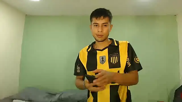 danielitopapuu online show from February 11, 3:00 am