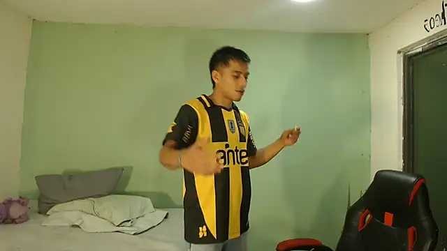 danielitopapuu online show from February 26, 12:09 am