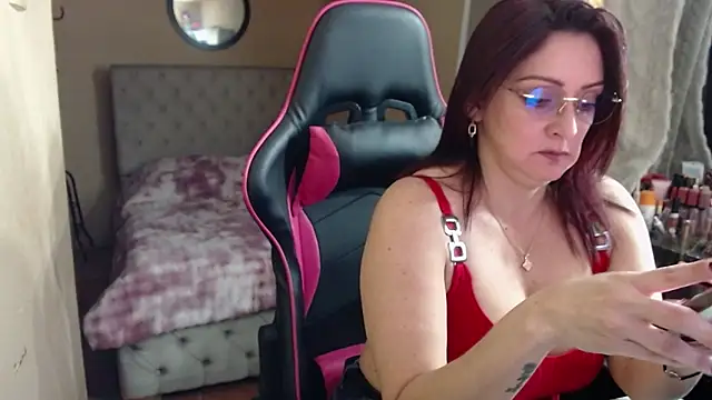 Carol Scottt online show from May 12, 7:44 pm