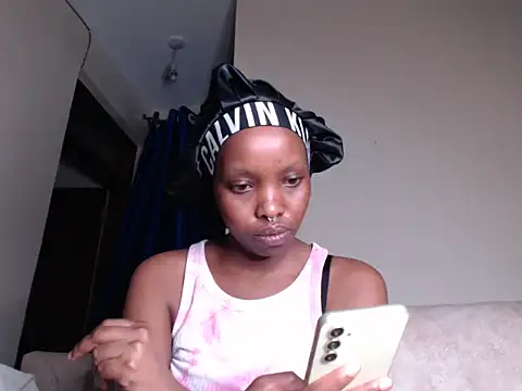 Snapshot of sexxygoldy chatting on April 5, 9:34 pm sexxygoldy online show from April 5, 9:34 pm