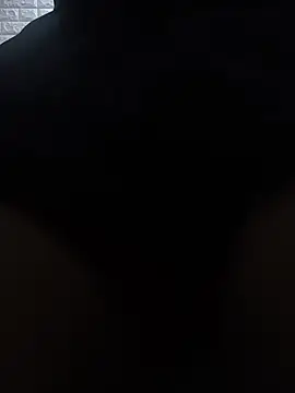 Snapshot of Mishka__ chatting on May 11, 9:45 pm Mishka online show from May 11, 9:45 pm