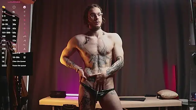 pleasure8869 online show from February 14, 11:10 am