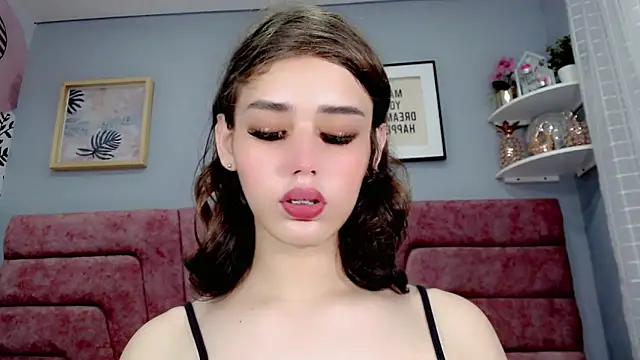 Snapshot of ValeriaAguilar chatting on December 5, 4:55 pm ValeriaAguilar online show from December 5, 4:55 pm