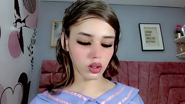 Snapshot of ValeriaAguilar chatting on February 13, 10:54 pm ValeriaAguilar online show from February 13, 10:54 pm