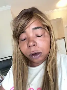 JCCaramelbarbie1 online show from December 16, 2:55 pm