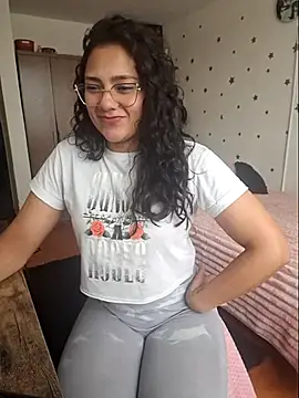 Thaliacooper  online show from February 13, 4:58 pm