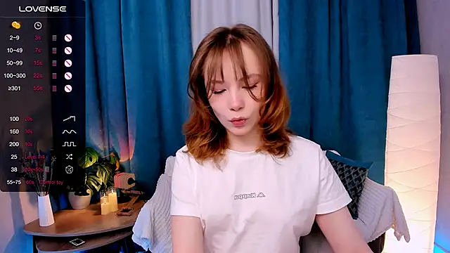 Snapshot of LanaBlu_ chatting on February 7, 2:26 am LanaBlu online show from February 7, 2:26 am