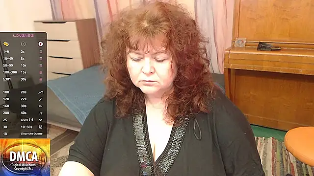 Snapshot of RoseRed69 chatting on February 7, 8:22 am RoseRed69 online show from February 7, 8:22 am