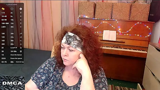 Snapshot of RoseRed69 chatting on March 5, 4:56 am RoseRed69 online show from March 5, 4:56 am