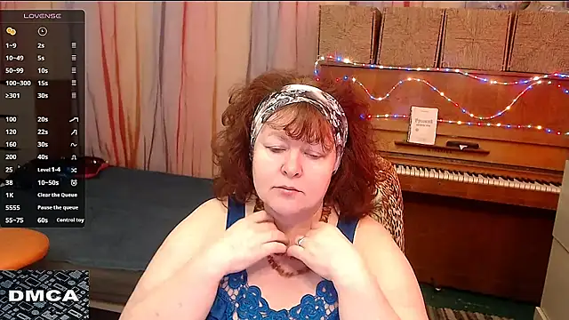 Snapshot of RoseRed69 chatting on March 7, 4:35 am RoseRed69 online show from March 7, 4:35 am